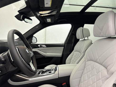 New 2026 BMW X7 xDrive40i AWD/4WD image 24