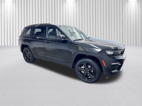 New 2025 Jeep Grand Cherokee Limited w/ Black Appearance Package image 2