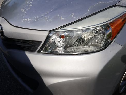 Used 2012 Toyota Yaris L FWD image 3