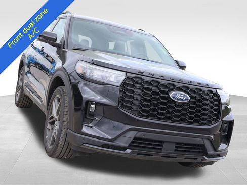 Certified 2025 Ford Explorer ST-Line w/ ST-Line Street Pack AWD/4WD image 6
