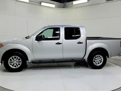 Used 2016 Nissan Frontier SV RWD image 5
