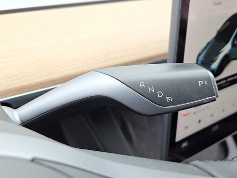 Used 2021 Tesla Model Y Long Range image 15