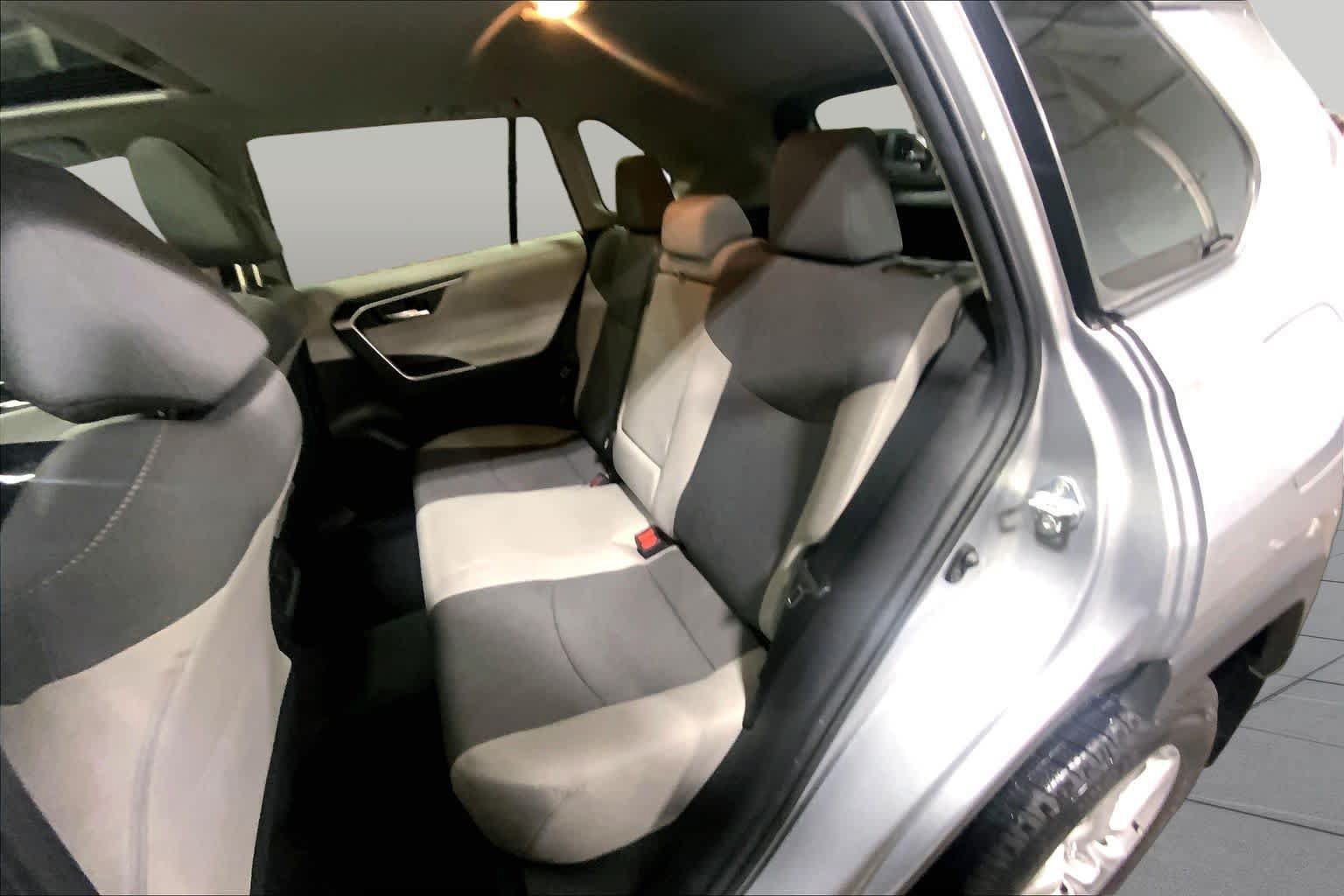 Used 2020 Toyota RAV4 XLE w/ Convenience Package AWD/4WD image 21