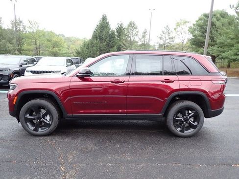 New 2025 Jeep Grand Cherokee Limited w/ Black Appearance Package image 2