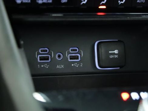 Used 2023 Jeep Grand Cherokee L Laredo image 20