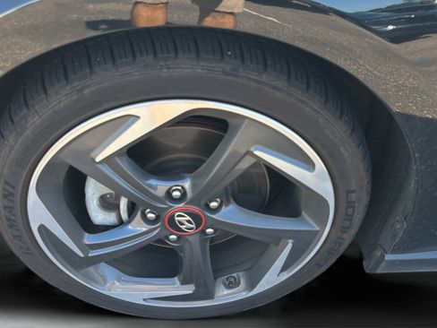 Used 2019 Hyundai Veloster Turbo FWD image 28