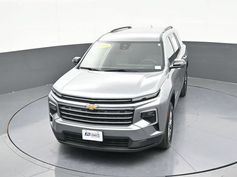 Used 2025 Chevrolet Traverse LT w/ Driver Confidence Package FWD image 62
