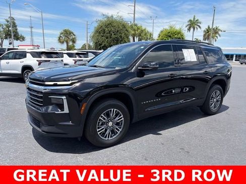 Used 2026 Chevrolet Traverse LT w/ Driver Confidence Package FWD image 3