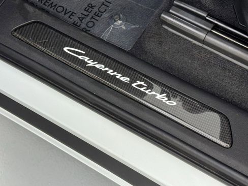 Used 2024 Porsche Cayenne Turbo image 20