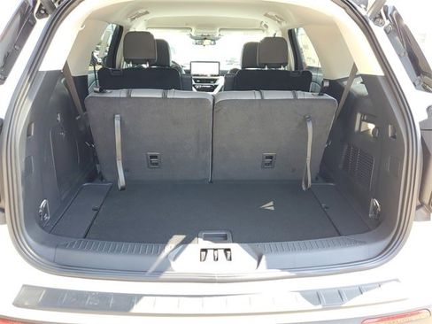 New 2025 Ford Explorer Active w/ Active Comfort Package image 8