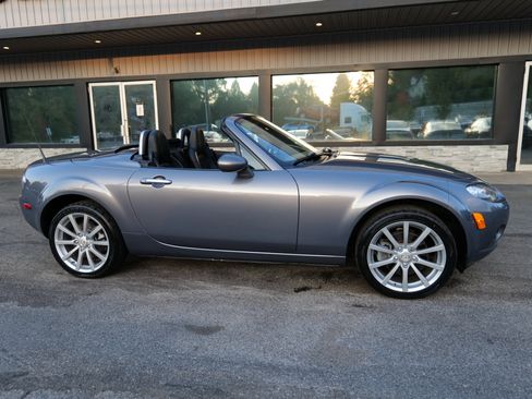Used 2008 MAZDA MX-5 Miata Grand Touring w/ Premium Pkg image 59