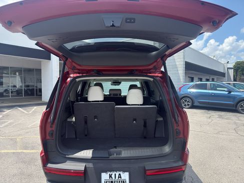 Used 2025 Hyundai Santa Fe SEL AWD/4WD image 8