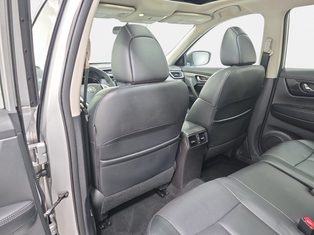 Used 2015 Nissan Rogue SL w/ SL Premium Package AWD/4WD image 12