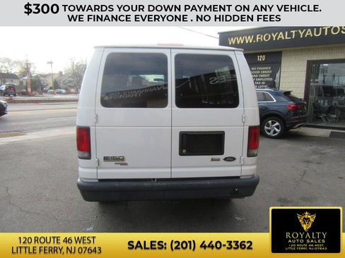 Used 2011 Ford E-150 and Econoline 150 XLT image 9