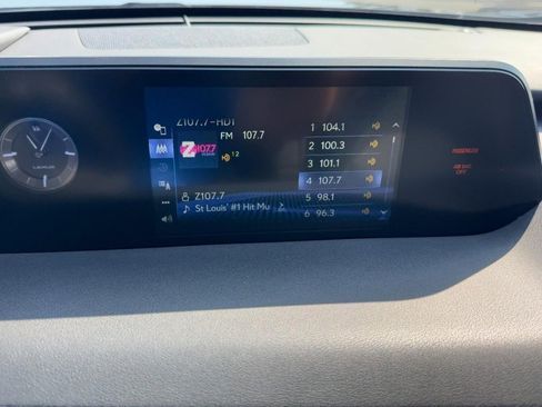 Used 2019 Lexus UX 200 image 20