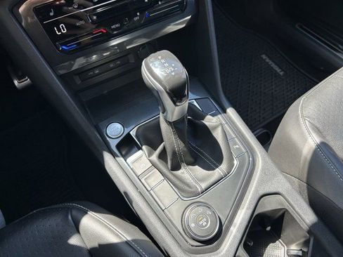 Used 2022 Volkswagen Tiguan SE R-Line AWD/4WD image 15