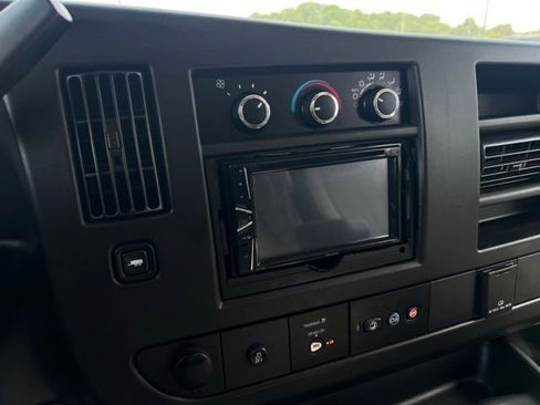 Used 2018 Chevrolet Express 2500 Extended w/ Driver Convenience Package RWD image 27