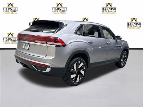 Used 2024 Volkswagen Atlas Cross Sport SE image 5