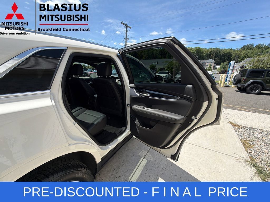 Used 2025 Cadillac XT5 Premium Luxury AWD/4WD image 43