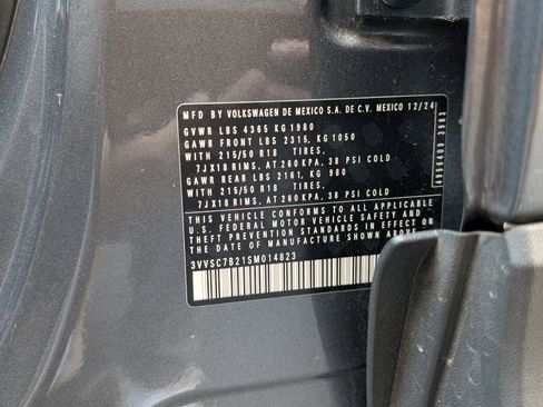 Used 2025 Volkswagen Taos SE image 31