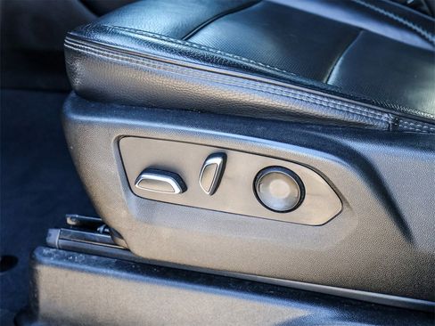 Used 2023 GMC Yukon Denali image 31