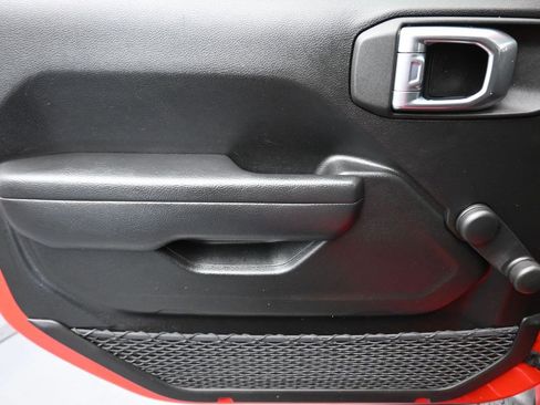 Used 2022 Jeep Wrangler Sport image 10