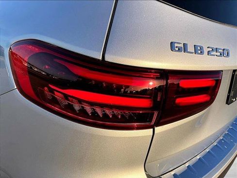 Used 2026 Mercedes-Benz GLB 250 image 27