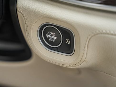 Certified 2024 Mercedes-Benz GLS 450 4MATIC image 30