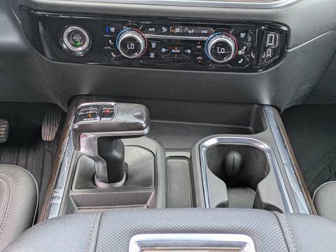 Used 2022 GMC Sierra 1500 SLT AWD/4WD image 21