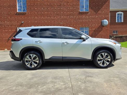 Used 2022 Nissan Rogue SV AWD/4WD image 4