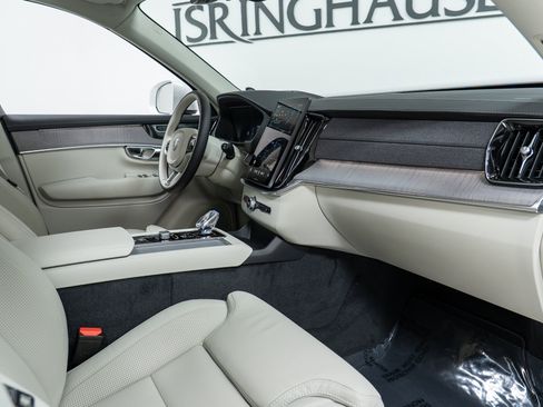 New 2026 Volvo XC90 B6 Ultra image 21