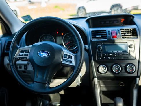 Used 2014 Subaru Forester 2.5i AWD/4WD image 6