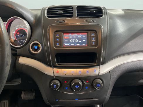 Used 2017 Dodge Journey SE w/ Flexible Seating Group image 14