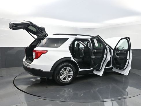 Used 2024 Ford Explorer XLT w/ Equipment Group 202A image 38