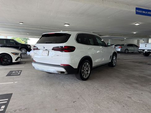 Used 2024 BMW X5 sDrive40i w/ Premium Package RWD image 8