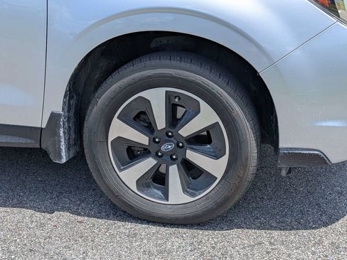 Used 2018 Subaru Forester 2.5i Premium w/ All-Weather Package AWD/4WD image 10