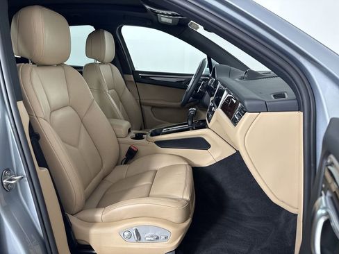Certified 2023 Porsche Macan Turbo AWD/4WD image 24