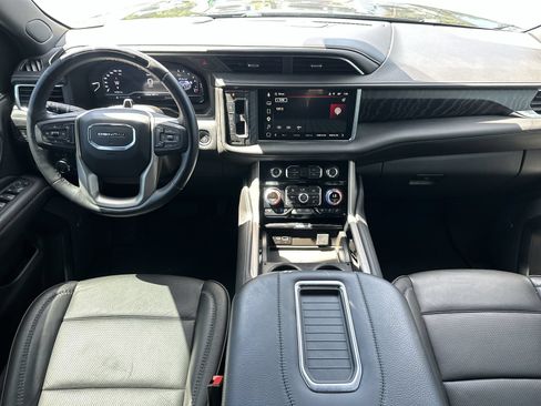 Used 2024 GMC Yukon Denali w/ Denali Reserve Package AWD/4WD image 18