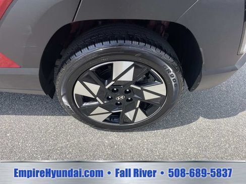 Used 2024 Hyundai Kona SEL AWD/4WD image 11