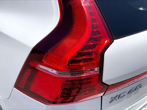 Used 2023 Volvo XC60 B5 Ultimate w/ Climate Package FWD image 29