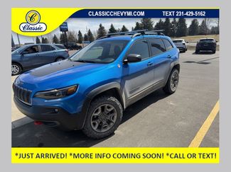 Used 2019 Jeep Cherokee Trailhawk w/ Cold Weather Group video 1