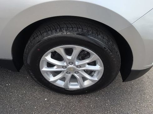 Used 2020 Chevrolet Equinox LT w/ Driver Convenience Package FWD image 12