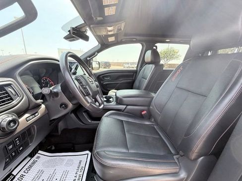 Used 2024 Nissan Titan PRO-4X w/ Pro-4x Convenience Package AWD/4WD image 15
