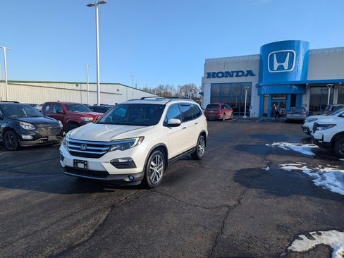 Used 2018 Honda Pilot Touring image 7