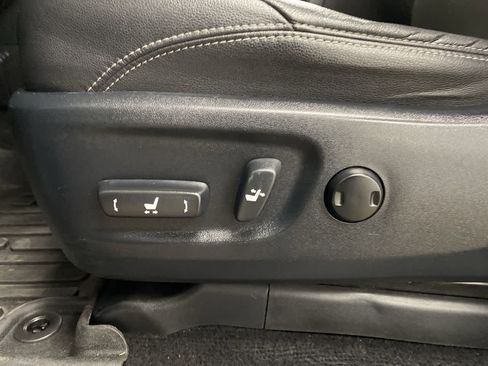 Used 2016 Toyota 4Runner SR5 Premium image 13