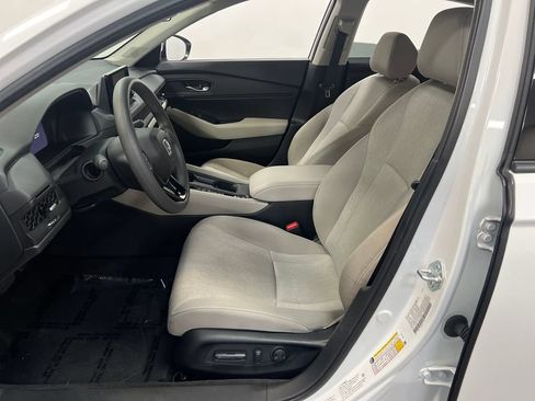 Used 2023 Honda Accord EX image 12