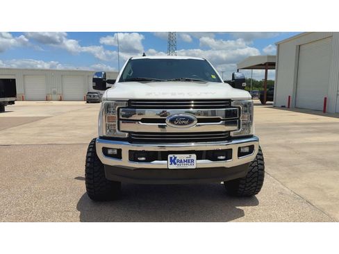 Used 2019 Ford F250 Lariat w/ Lariat Ultimate Package AWD/4WD image 3