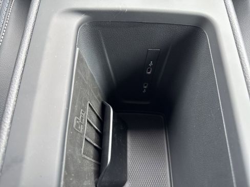 New 2026 Volkswagen Tiguan SE R-Line FWD image 23