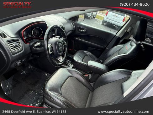 Used 2018 Jeep Compass Trailhawk AWD/4WD image 13