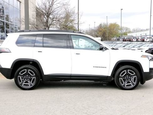 New 2026 Jeep Cherokee Laredo AWD/4WD image 4
